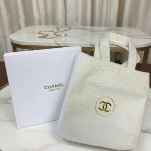 NEW Chanel Beaute VIP Gift Tweed Mini Tote Bag & Gift Box - Novelty